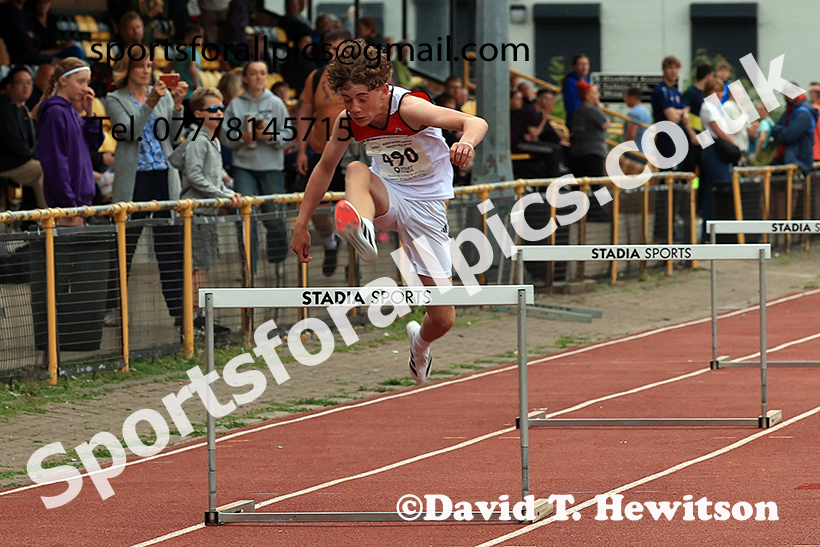 The hurdles, 2025 NEGP No 3, Monkton. Photo: David T. Hewitson/Sports for All Pics